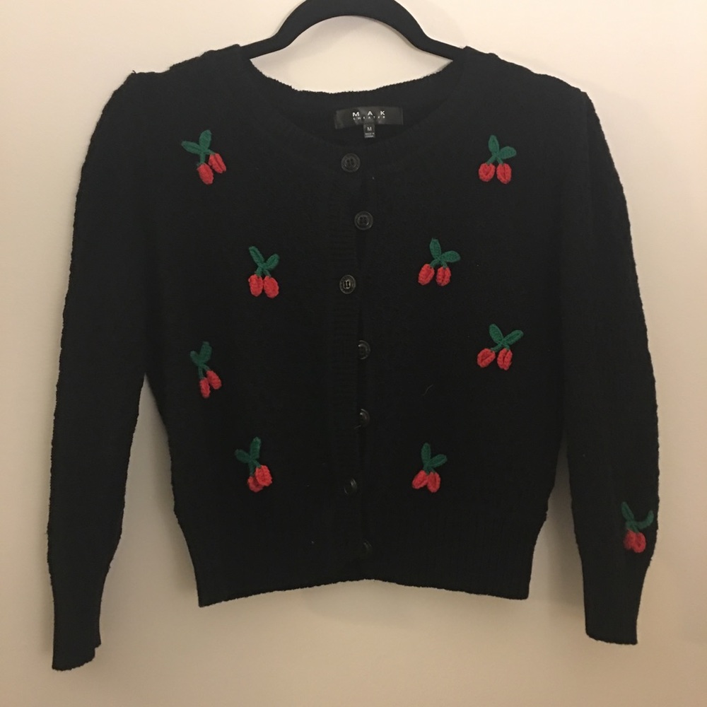 Retro cropped 3/4 sleeve cardigan. Make an offer!